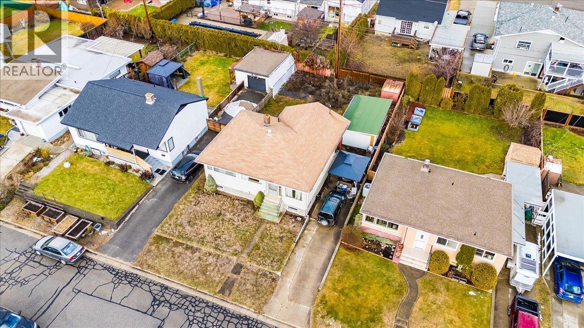 3323 DAHLIA Crescent, Trail