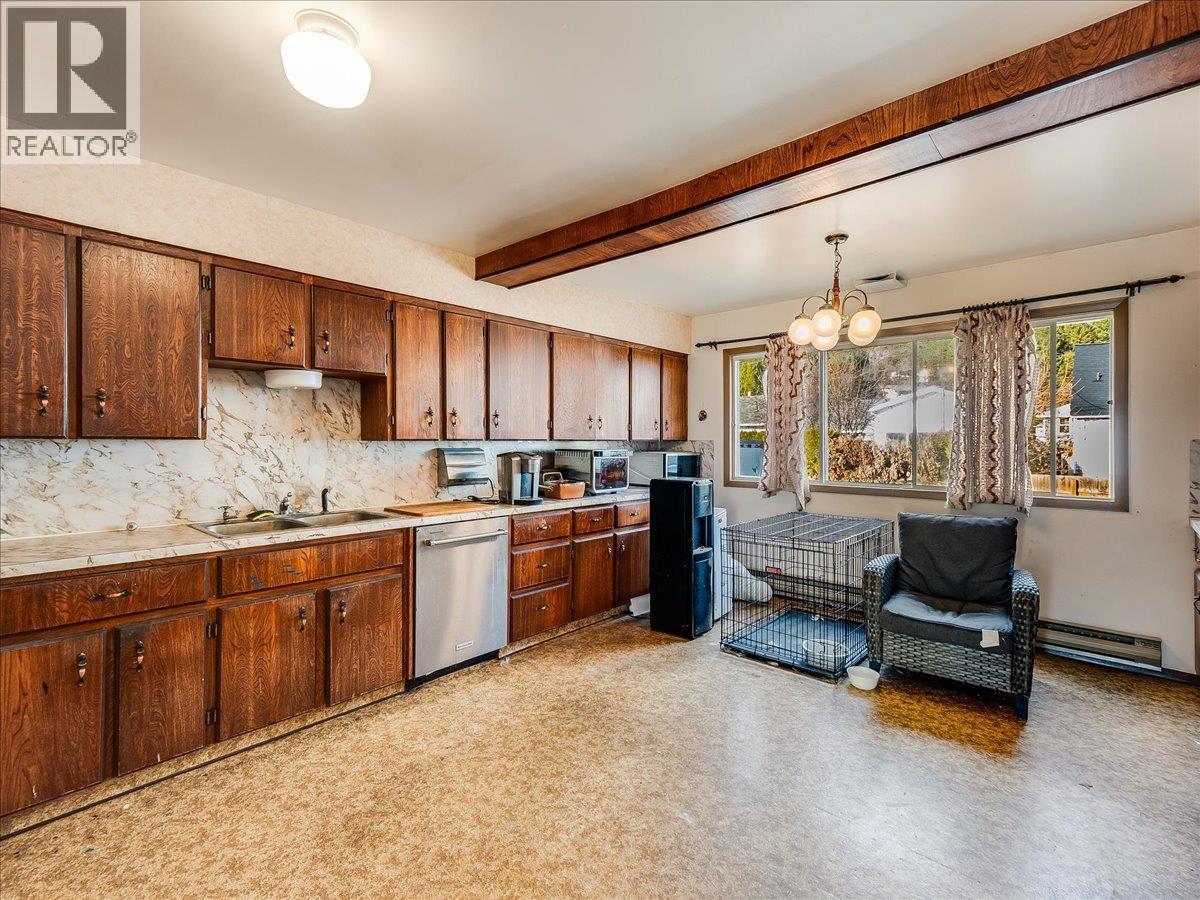 3323 DAHLIA Crescent, Trail