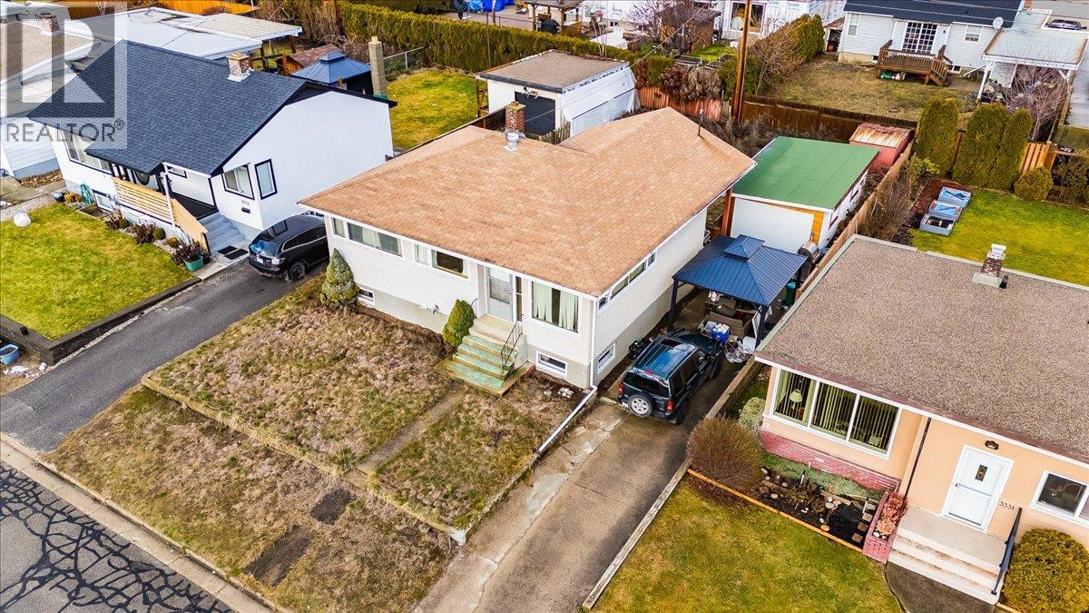 3323 DAHLIA Crescent, Trail