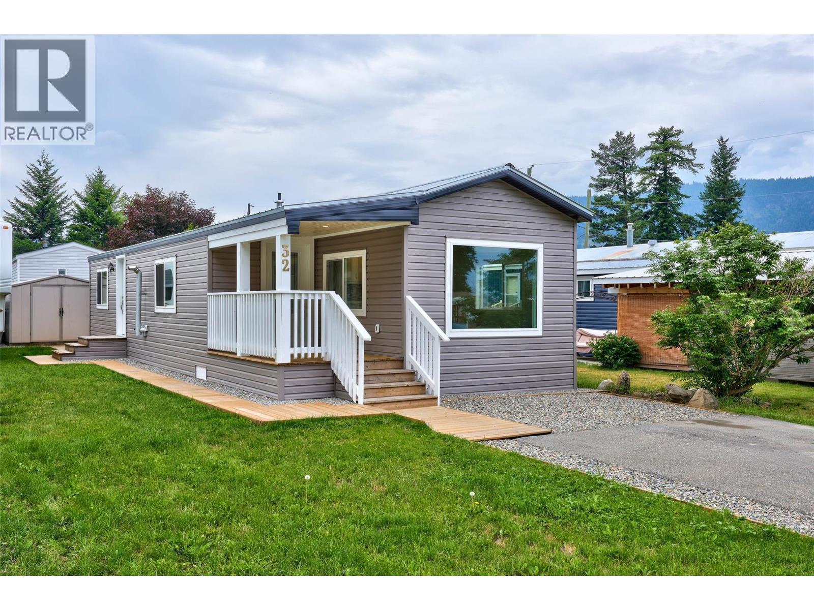 #32 1214 OKANAGAN AVENUE - 1