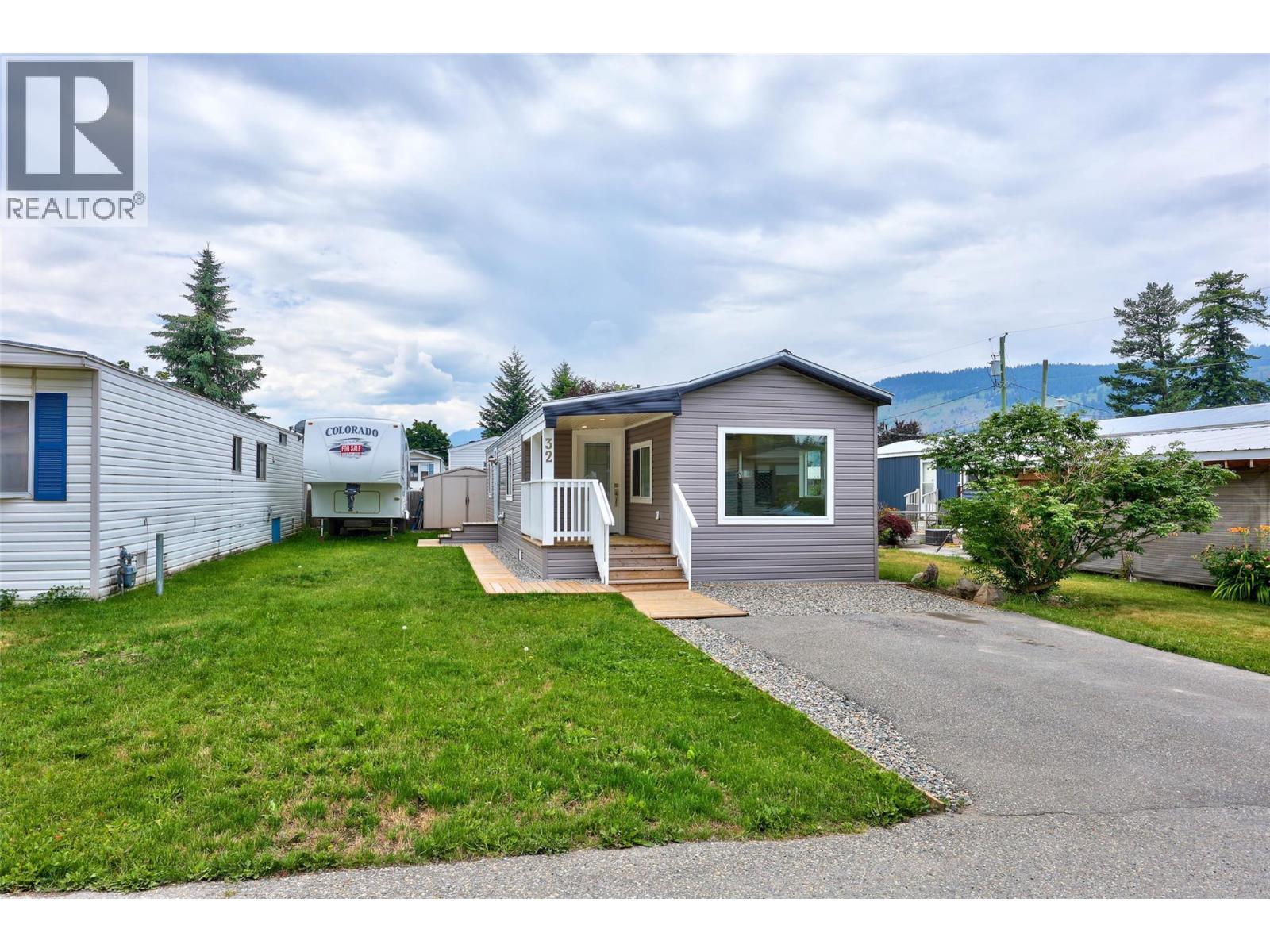#32 1214 OKANAGAN AVENUE - 22