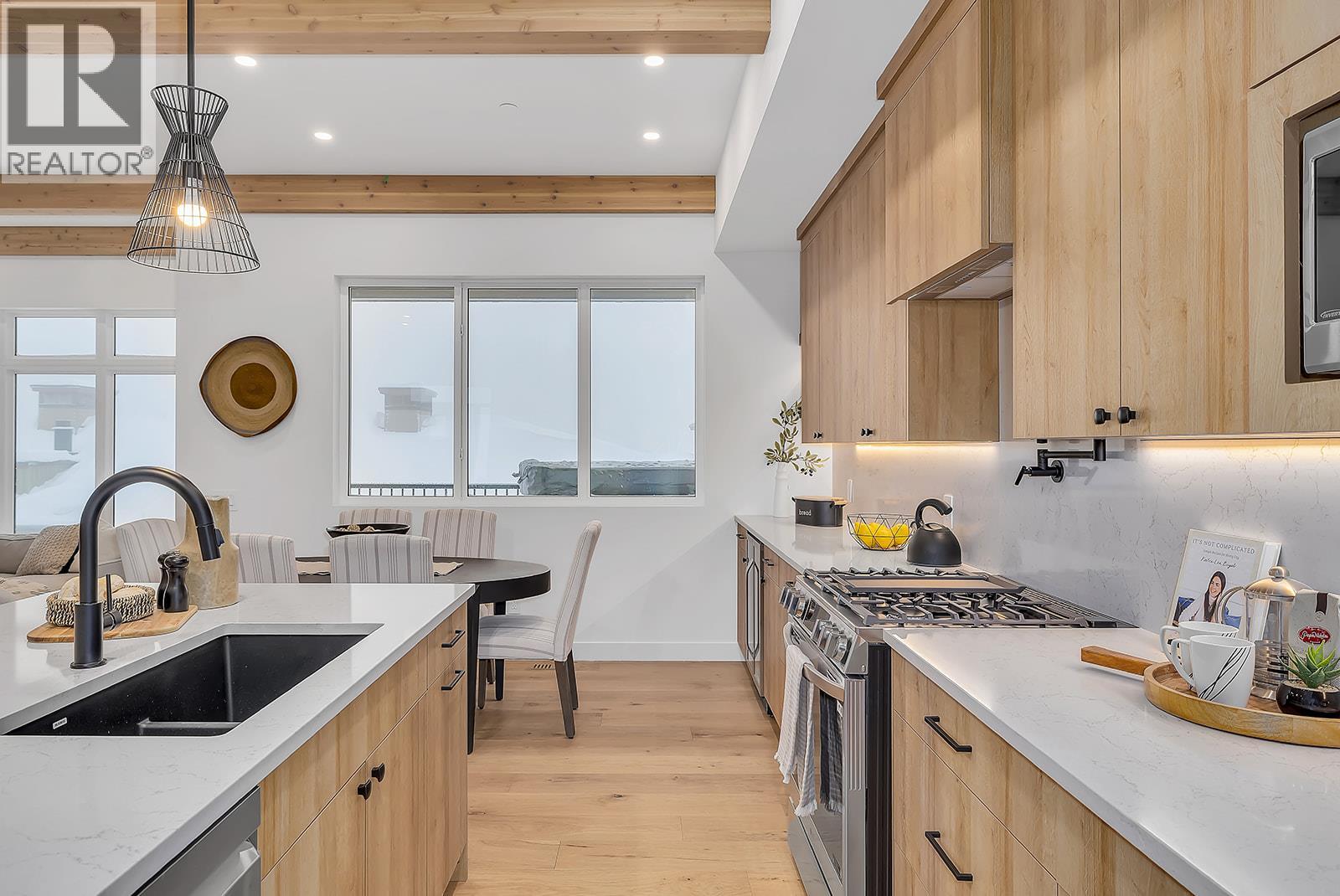 82 255 Feathertop Way, Big White