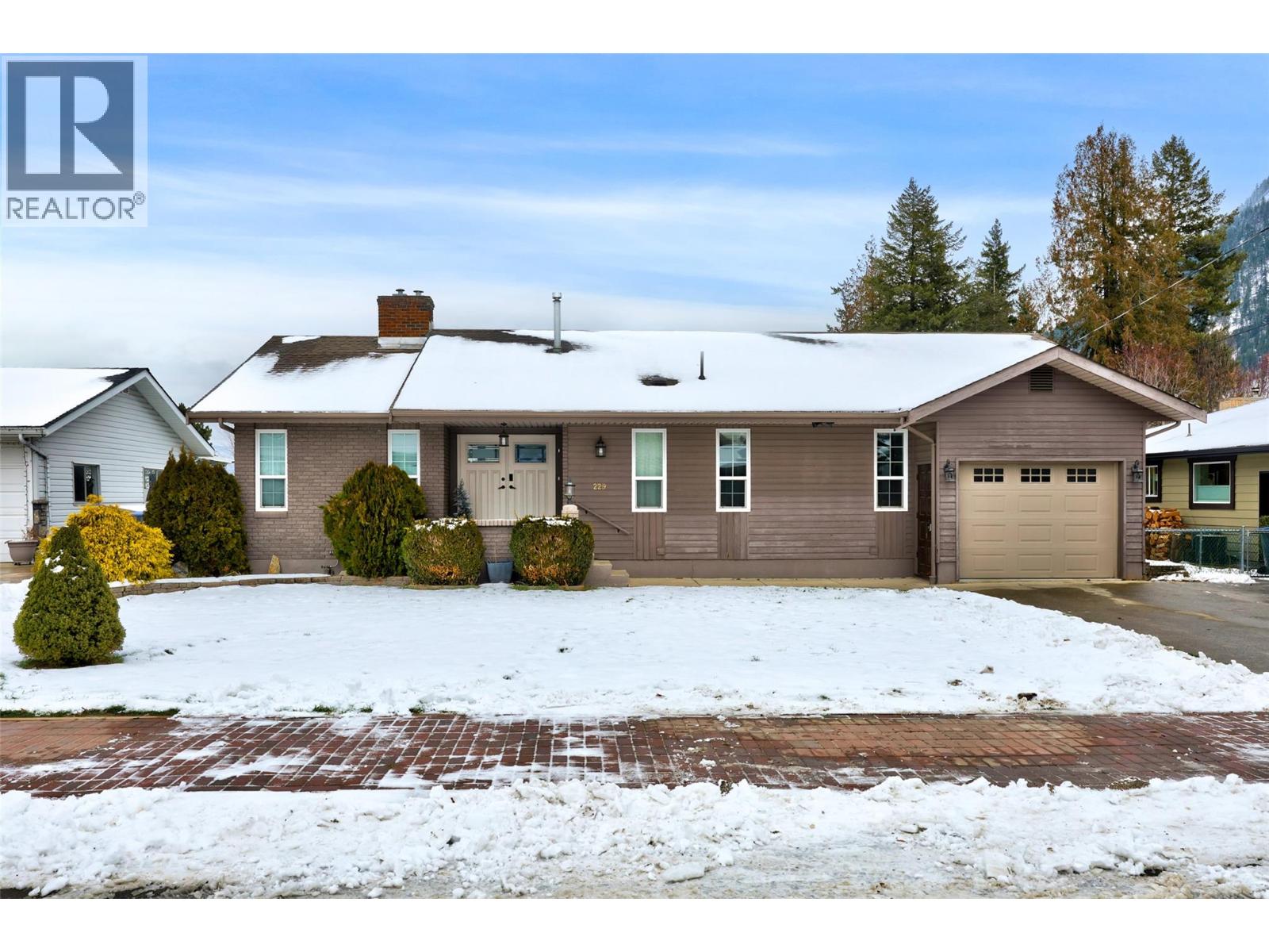 229 ASPEN DRIVE - 27