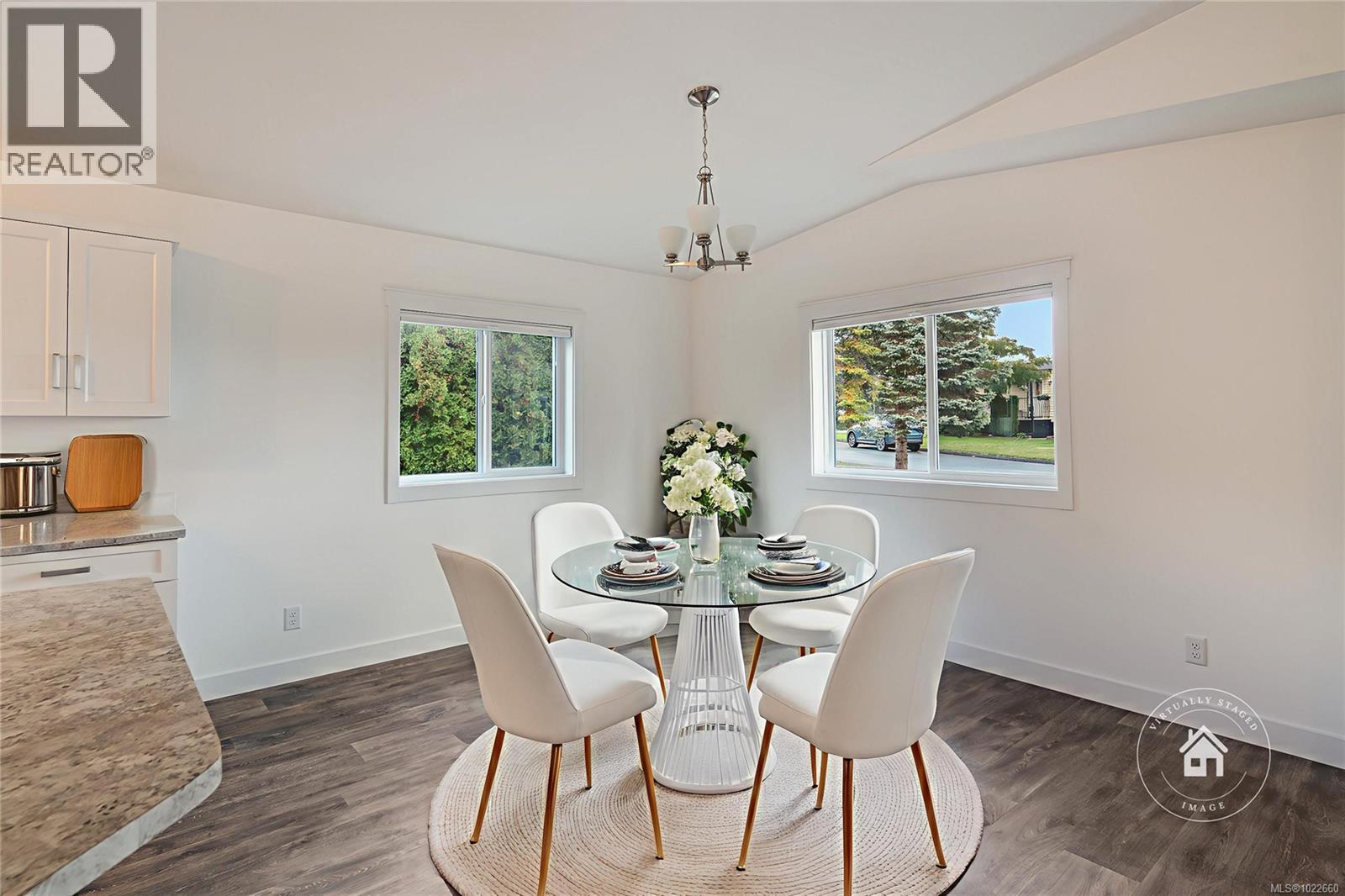 27 2301 Arbot Rd, Nanaimo