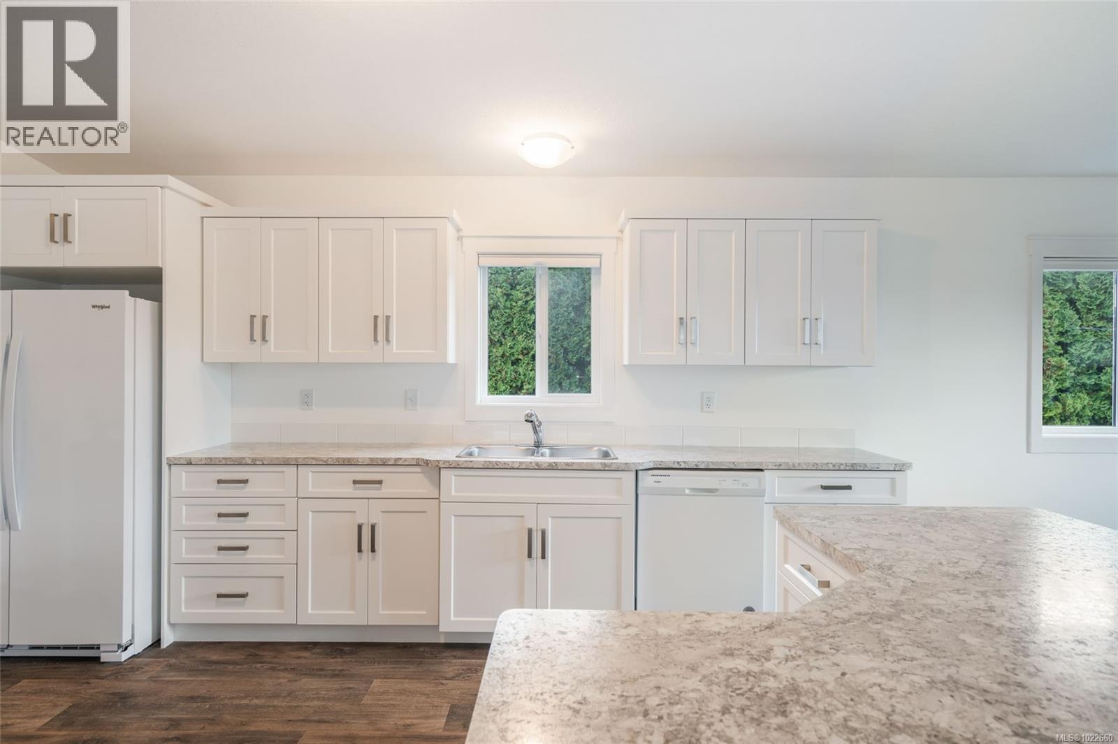 27 2301 Arbot Rd, Nanaimo