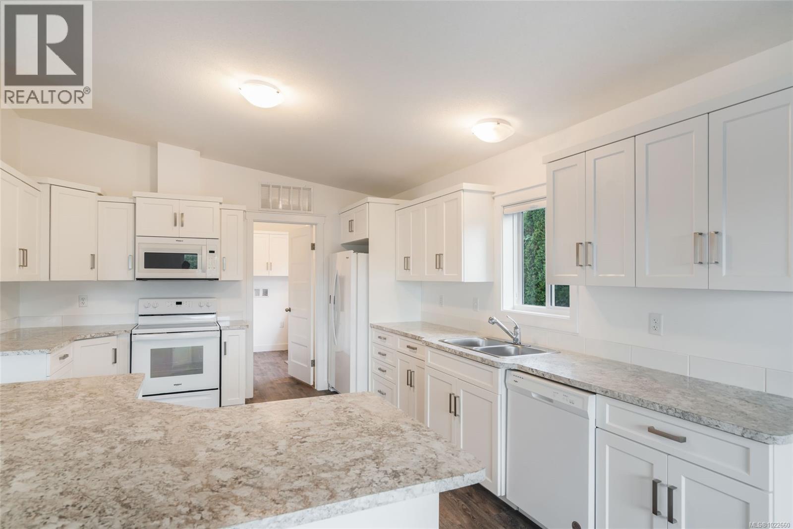 27 2301 Arbot Rd, Nanaimo