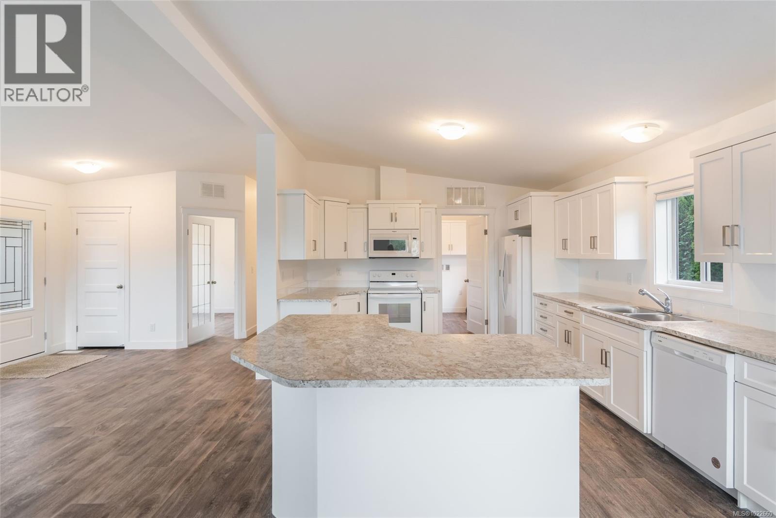 27 2301 Arbot Rd, Nanaimo