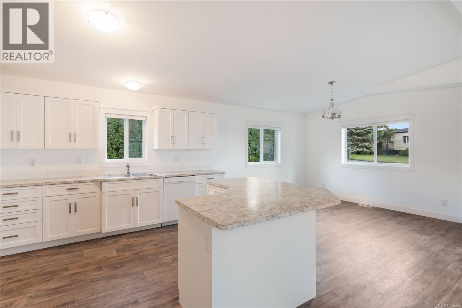 27 2301 Arbot Rd, Nanaimo