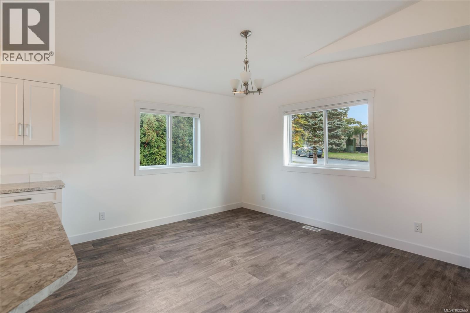 27 2301 Arbot Rd, Nanaimo