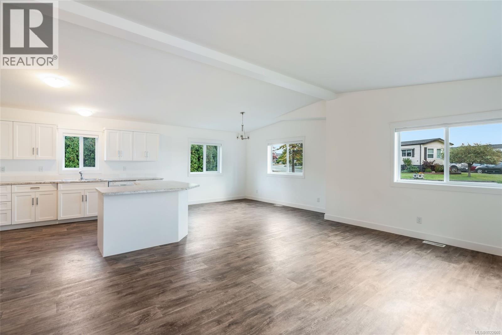 27 2301 Arbot Rd, Nanaimo