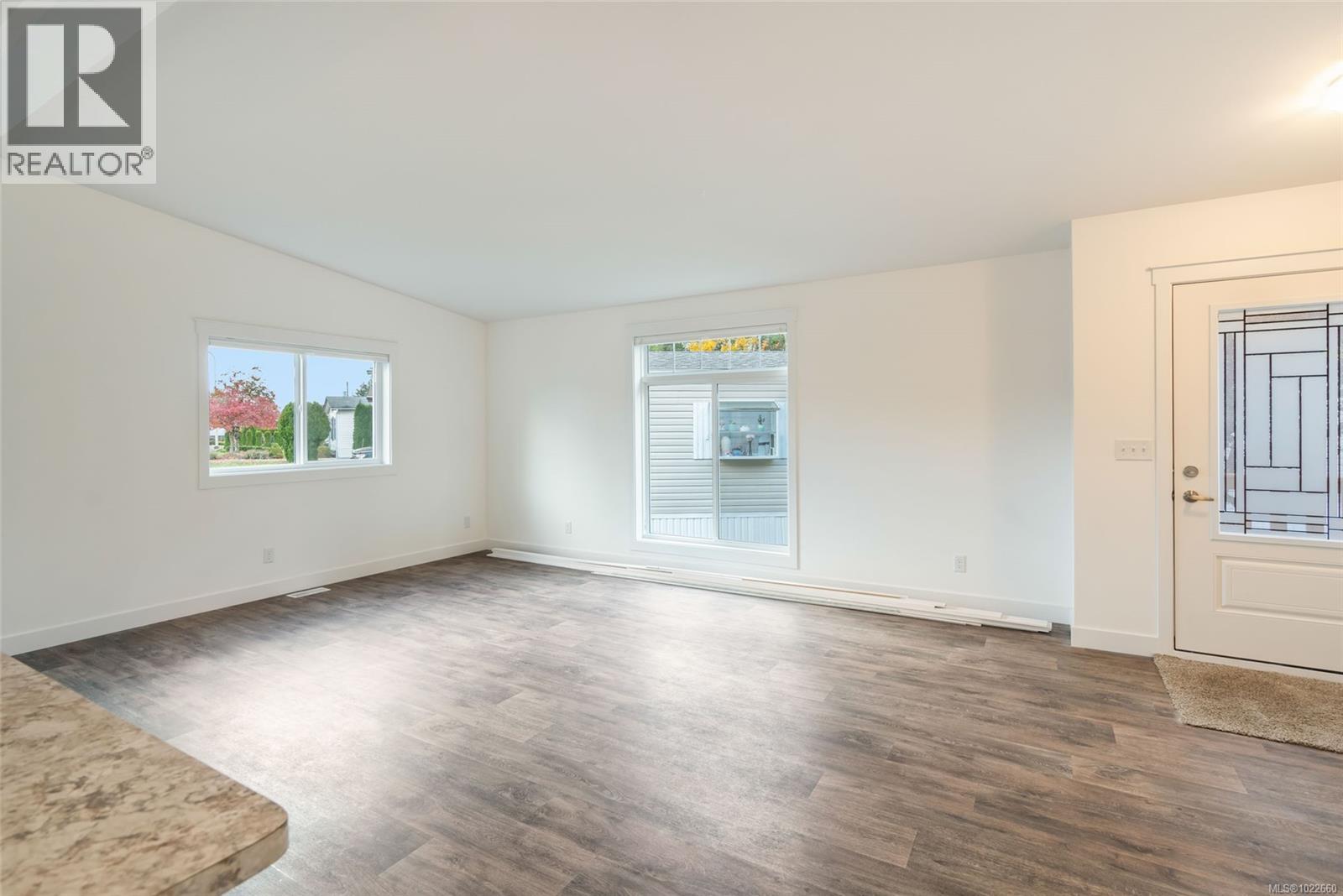 27 2301 Arbot Rd, Nanaimo