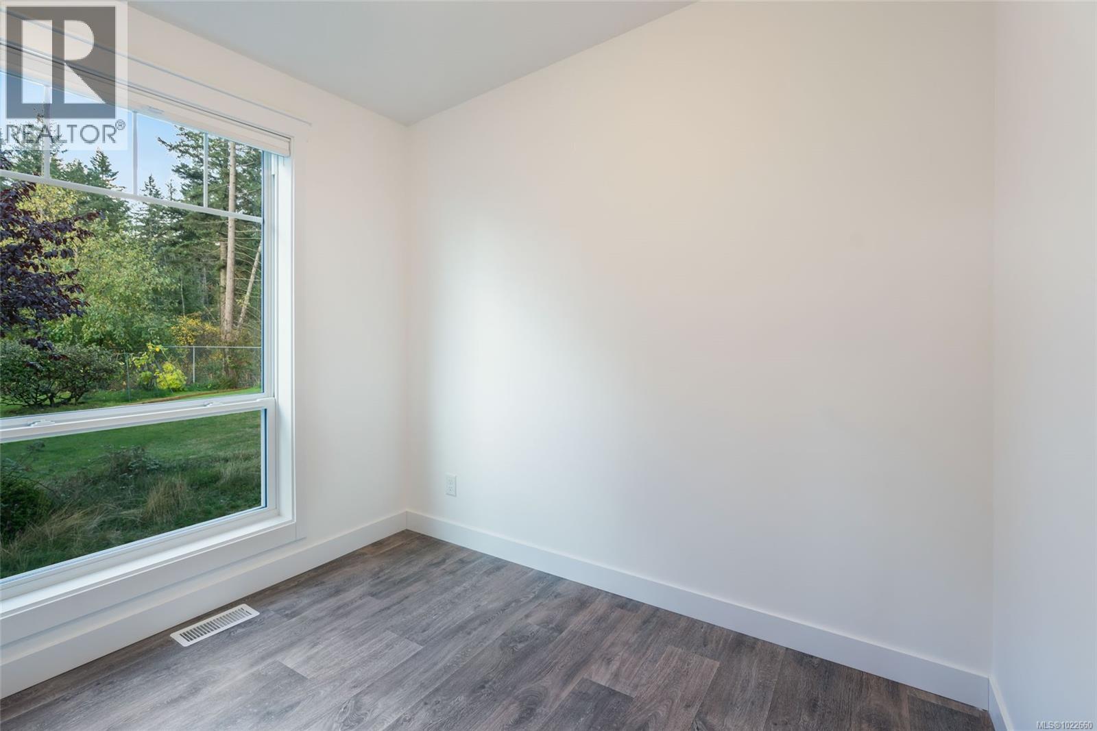 27 2301 Arbot Rd, Nanaimo