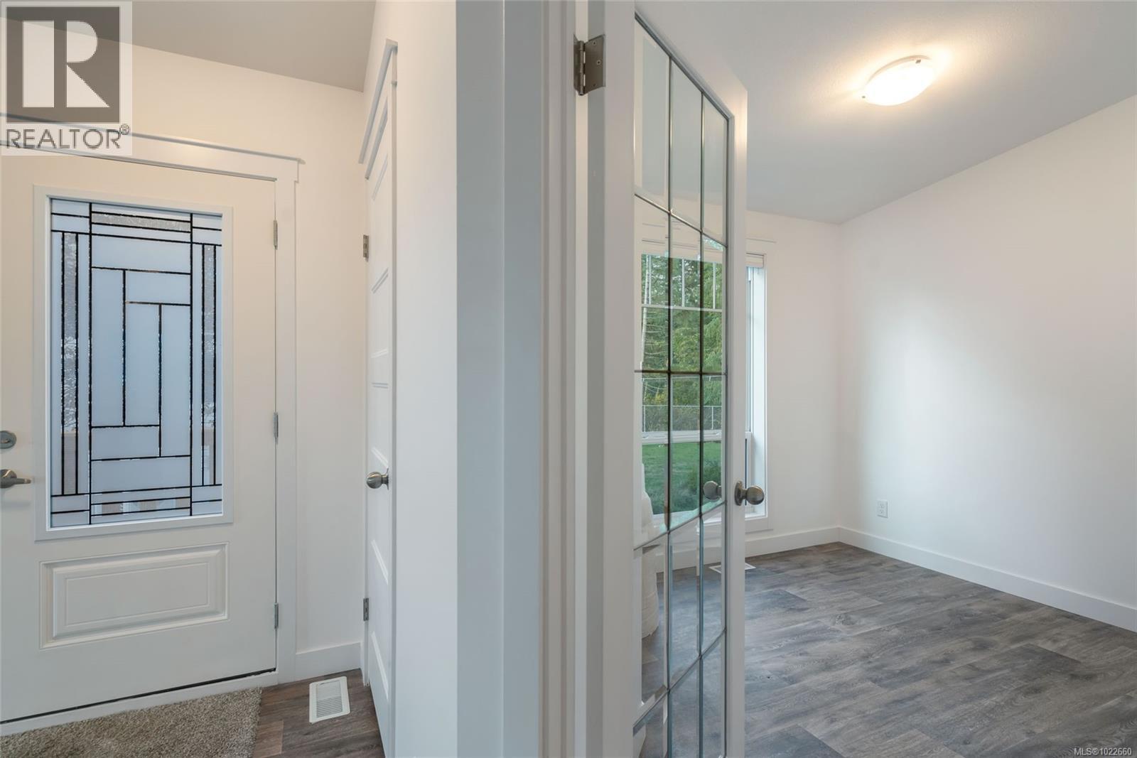 27 2301 Arbot Rd, Nanaimo