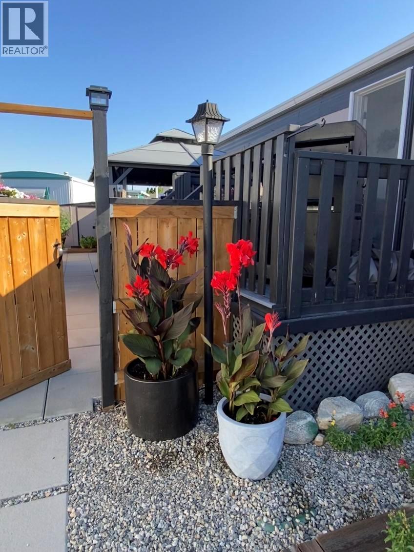 #47 98 Okanagan Avenue - 12