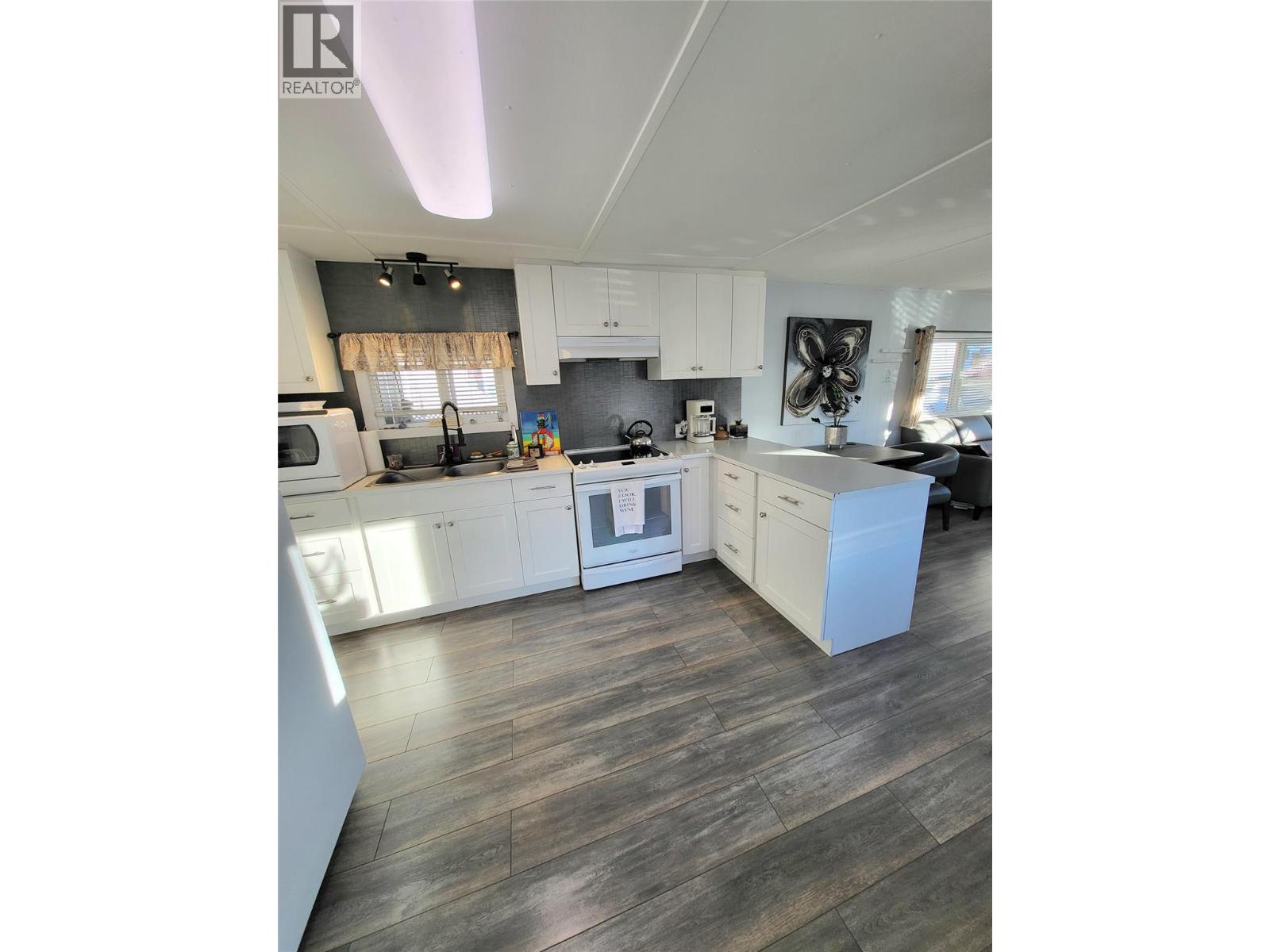 #47 98 Okanagan Avenue - 16