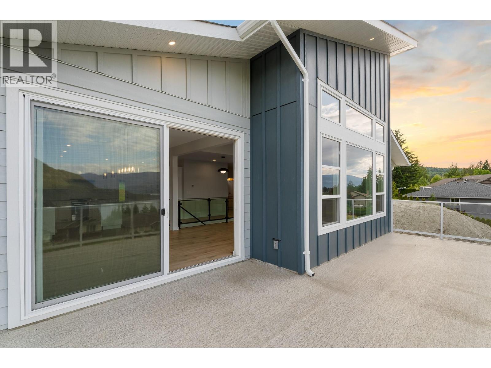  2594 Grand View Place, Blind Bay
