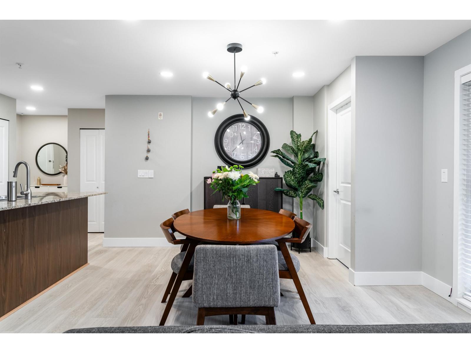 A206 8929 202 STREET, Langley