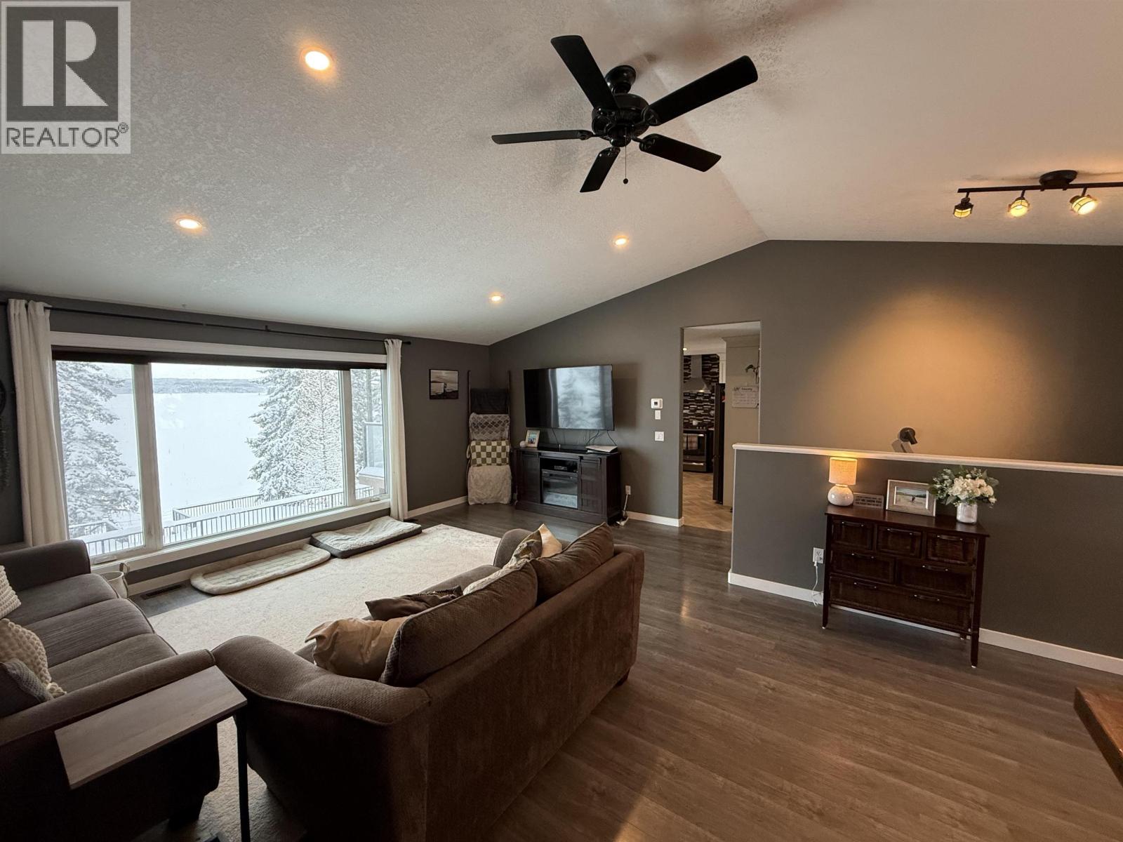 13795 GOLF COURSE ROAD, Charlie Lake