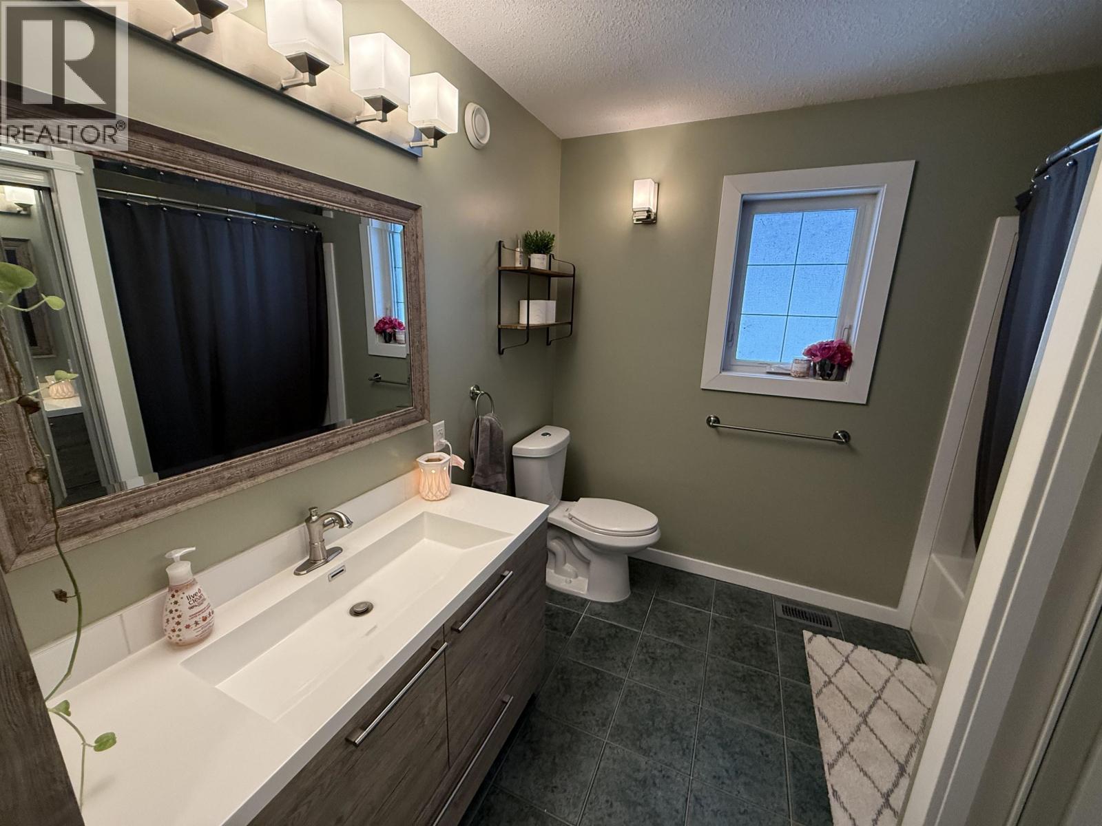 13795 GOLF COURSE ROAD, Charlie Lake