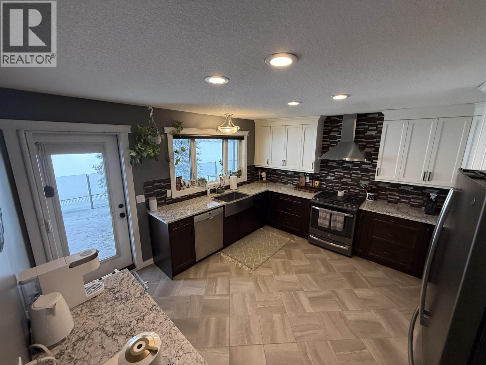 13795 GOLF COURSE ROAD, Charlie Lake