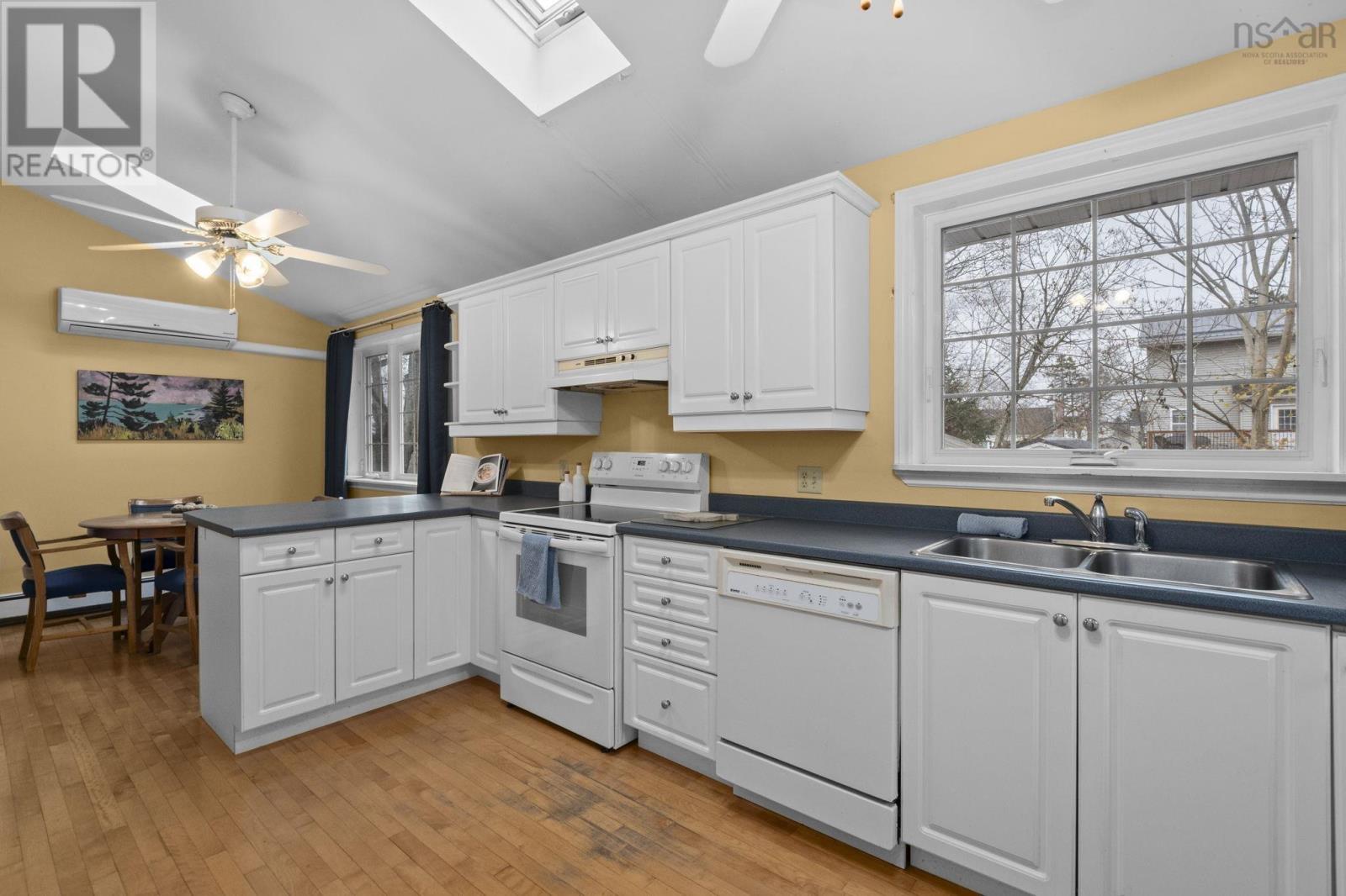 Property 21 of 46 of 54 Sunnybrae Avenue