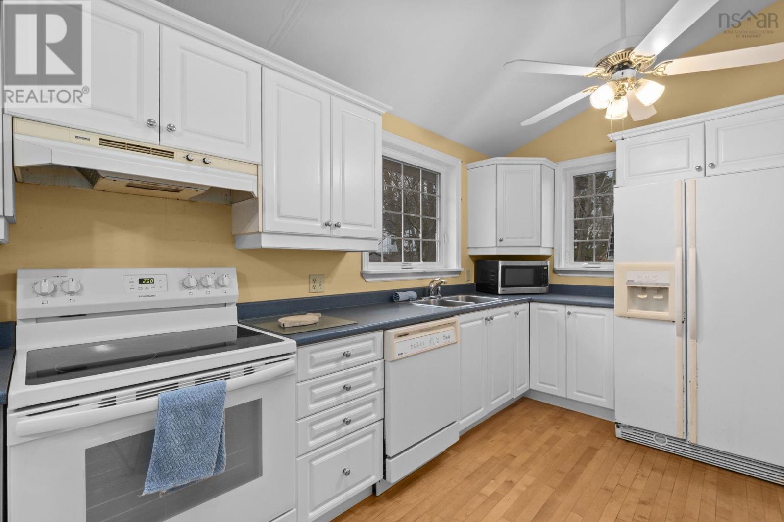 Property 22 of 46 of 54 Sunnybrae Avenue