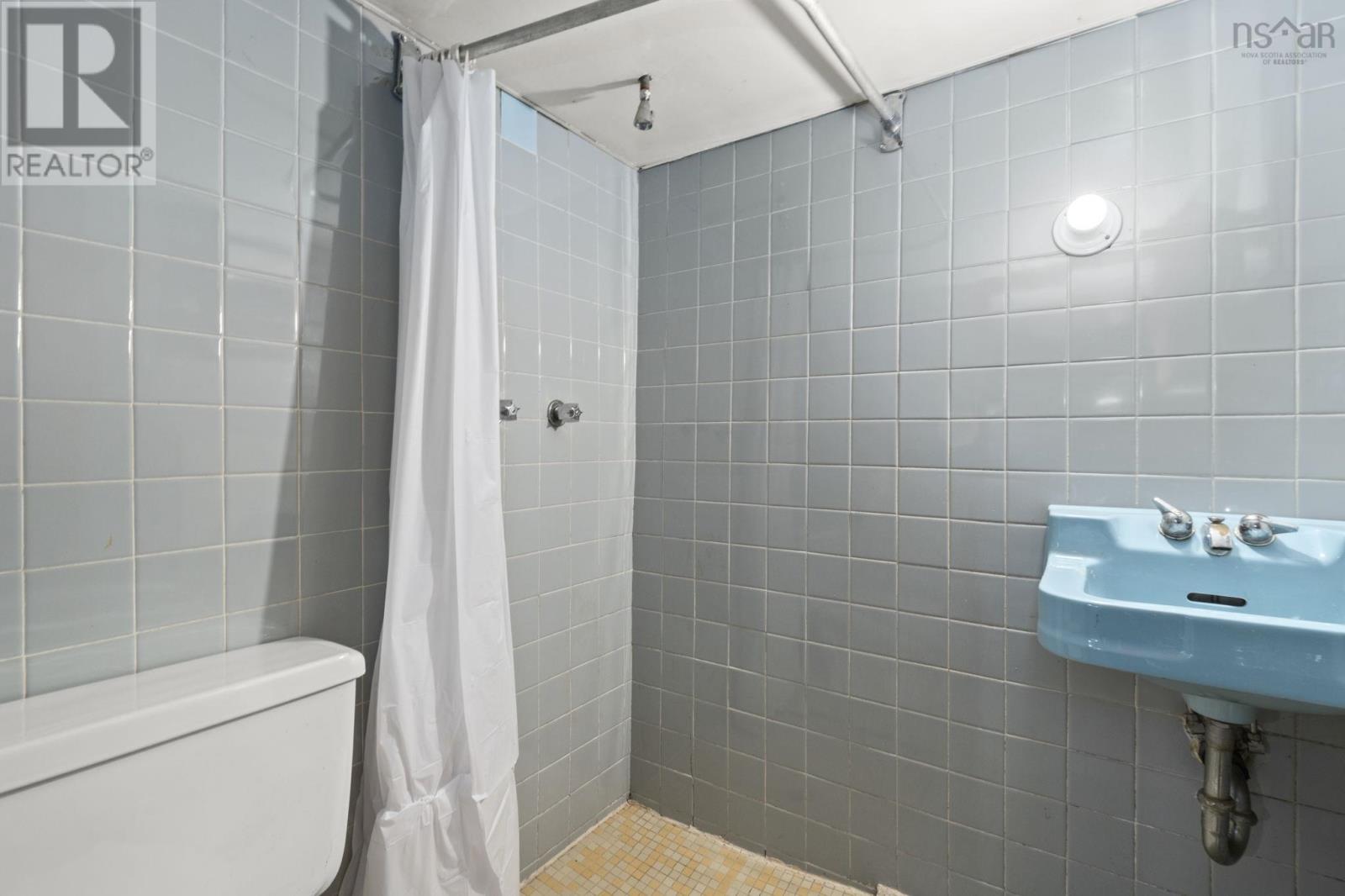 Property 34 of 46 of 54 Sunnybrae Avenue