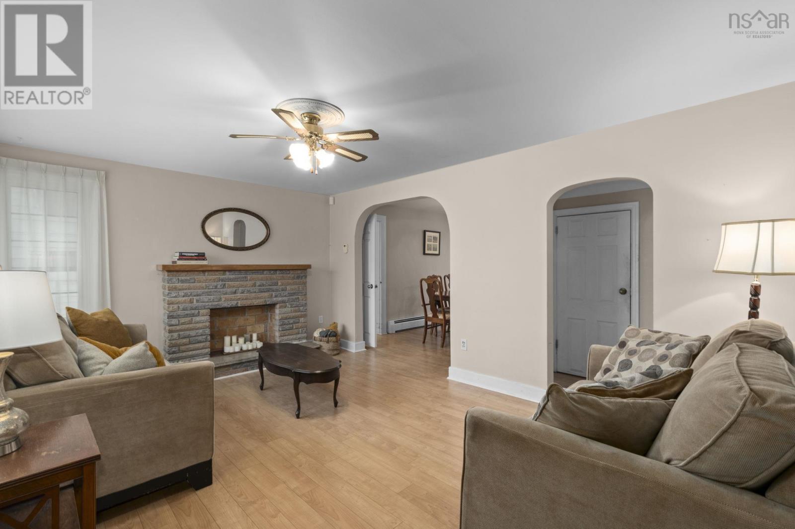 Property 9 of 46 of 54 Sunnybrae Avenue