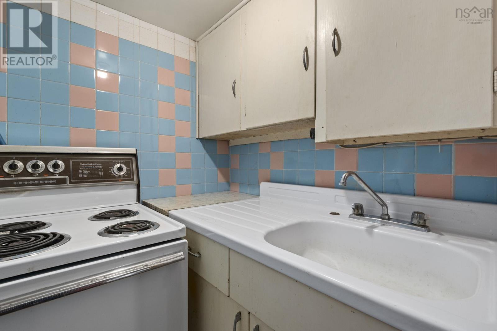 Property 35 of 46 of 54 Sunnybrae Avenue