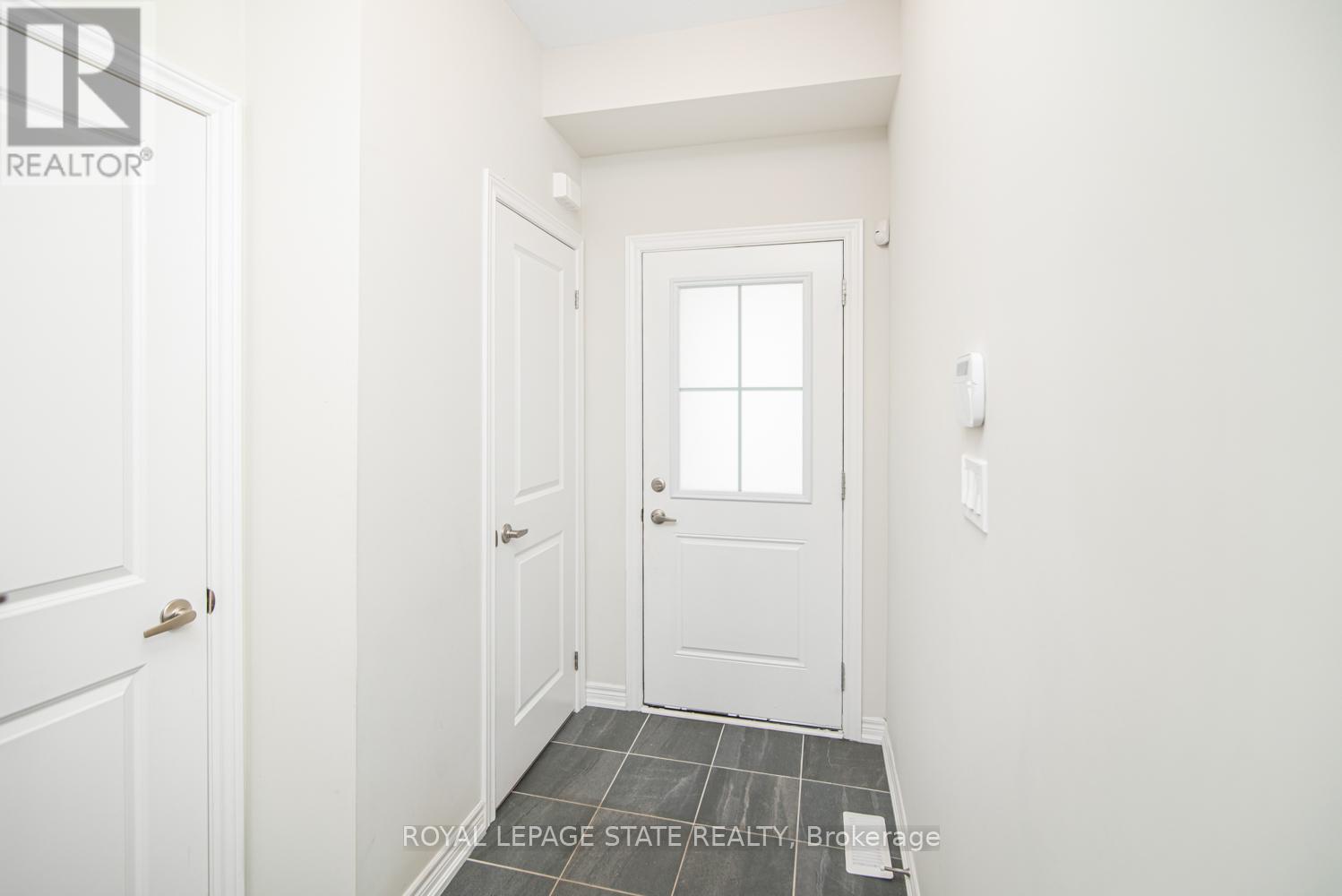 8 MIA DRIVE - Photo 5 of 49, Hamilton (Ryckmans), Ontario