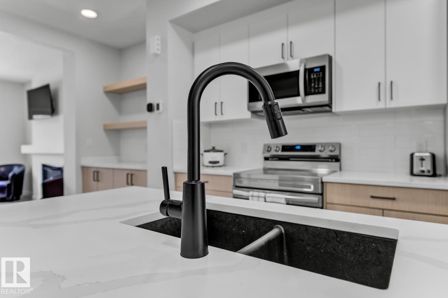 6636 46 AV, Beaumont