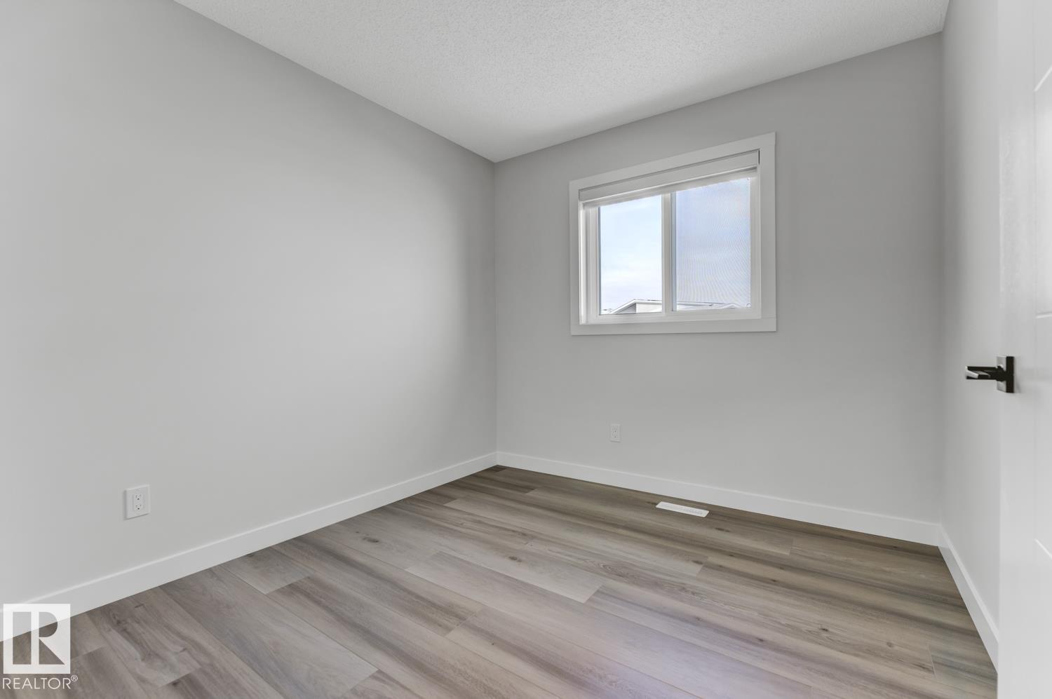 6636 46 AV, Beaumont