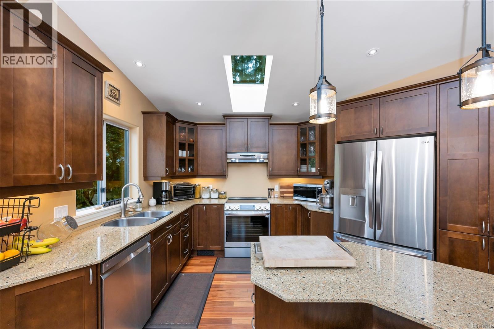 1212 Bazett Rd, Duncan