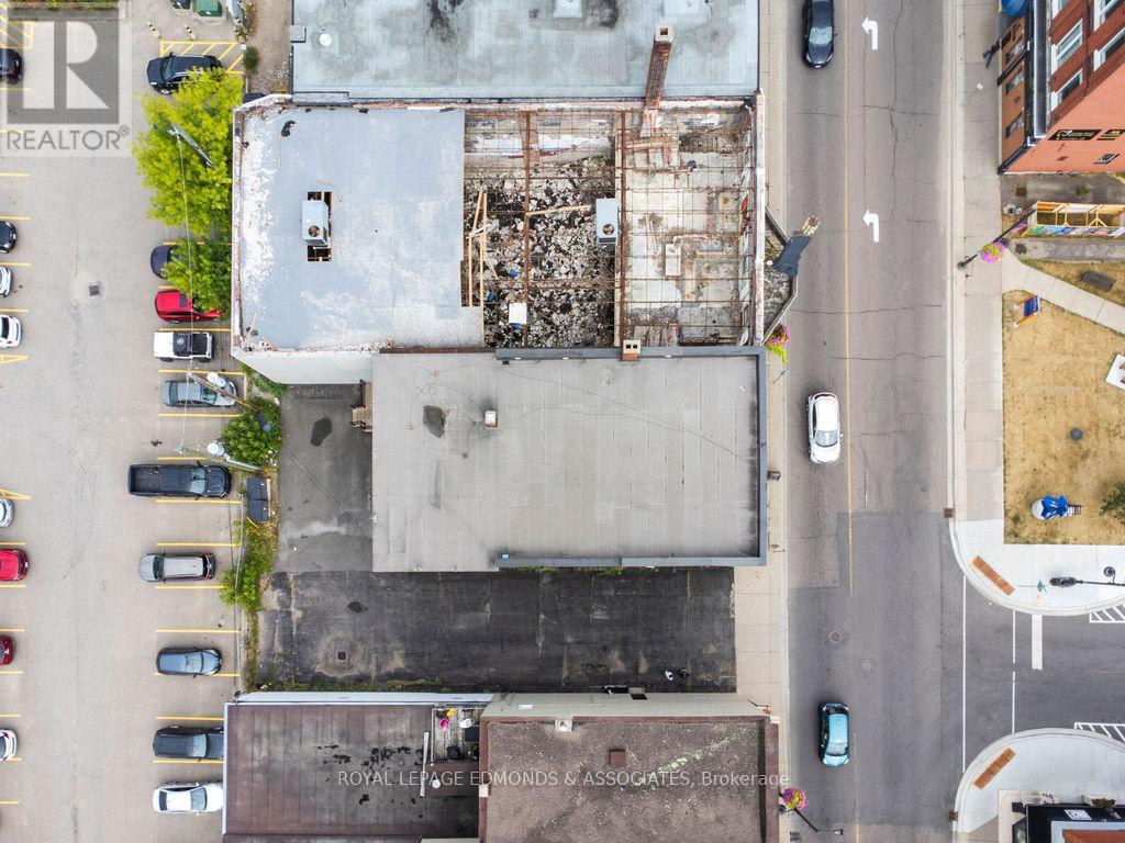 201 PEMBROKE STREET W — photo 34