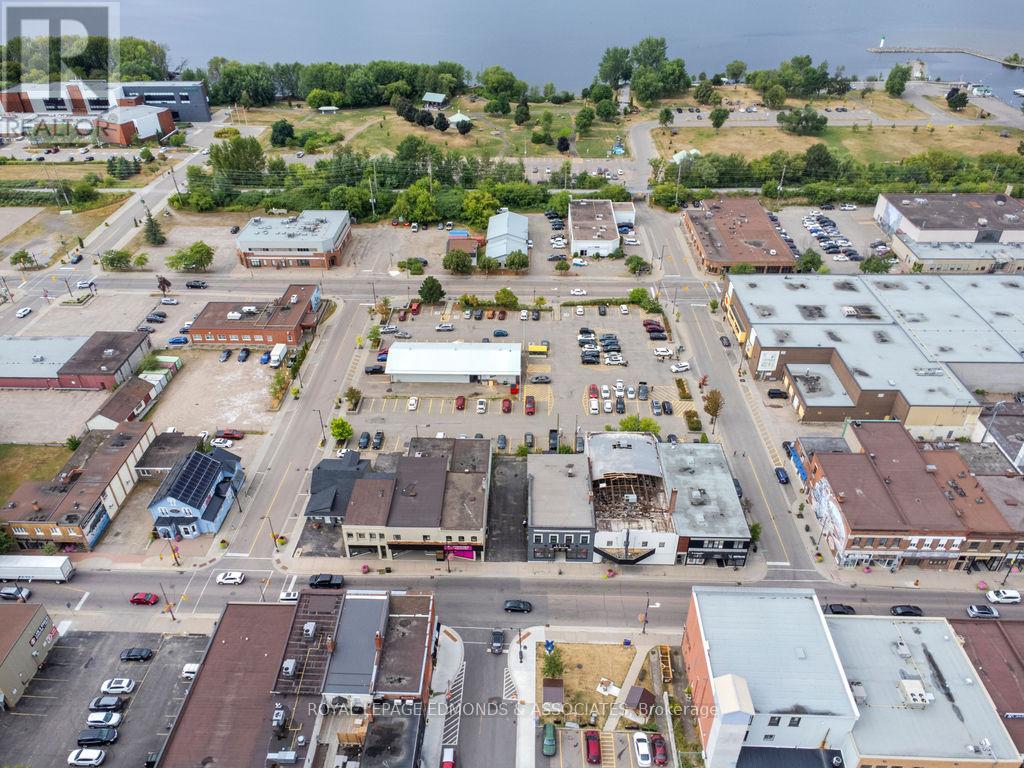 201 PEMBROKE STREET W — photo 37
