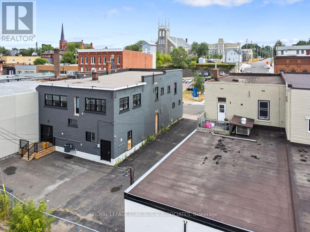 201 PEMBROKE STREET W — photo 43