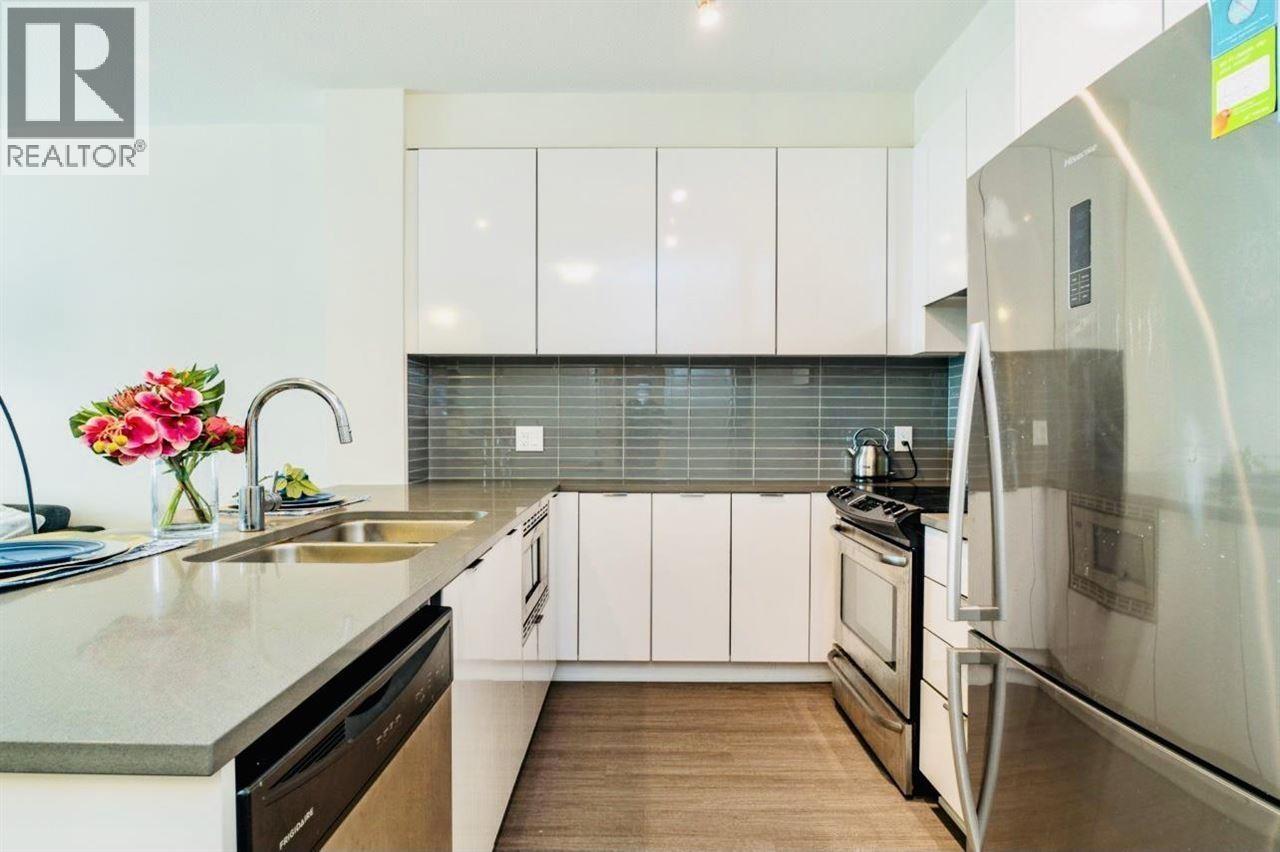 401 9877 UNIVERSITY CRESCENT, Burnaby