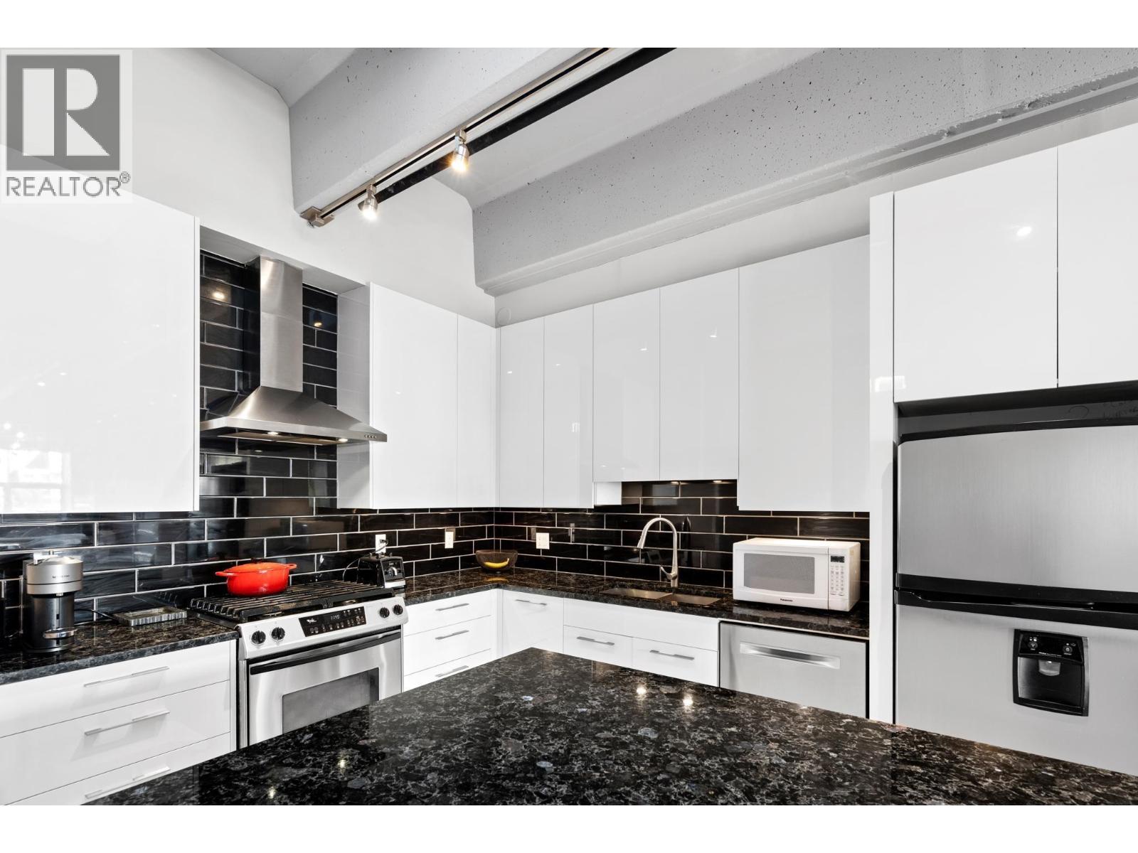 622 615 BELMONT STREET, New Westminster