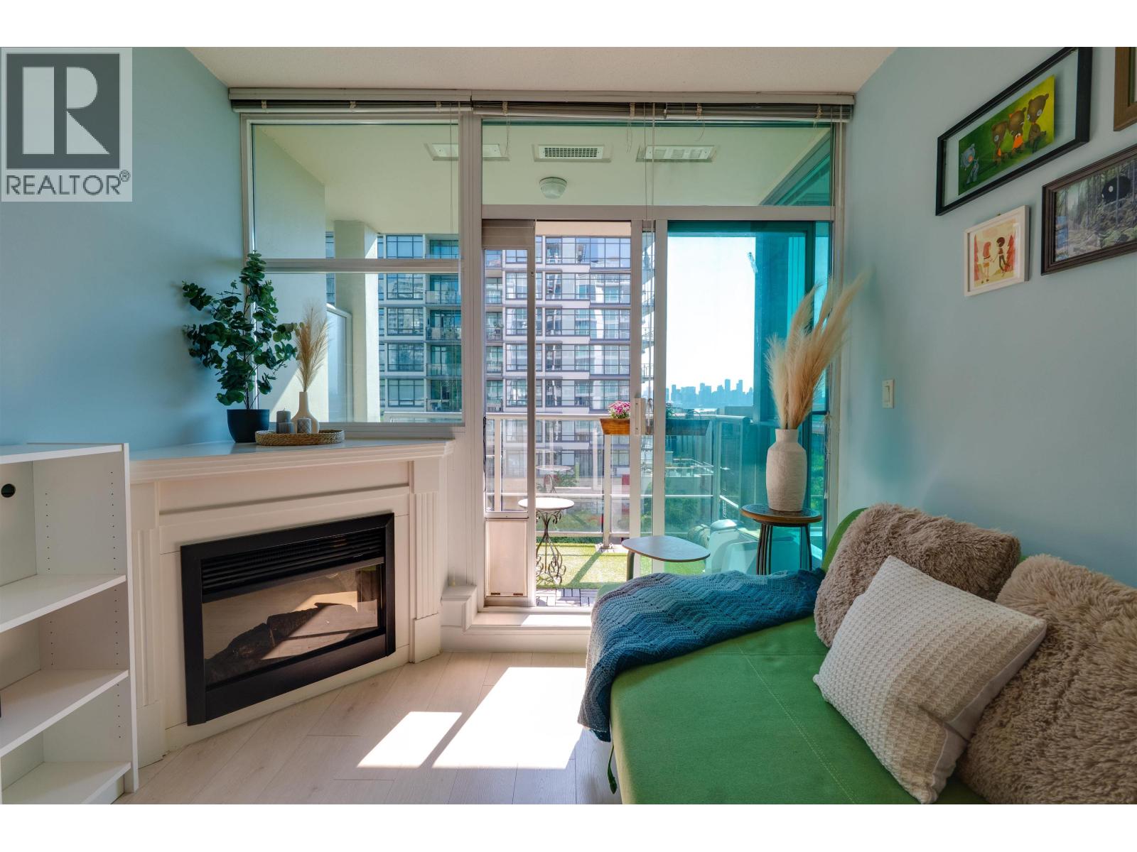 508 168 EAST ESPLANADE, North Vancouver