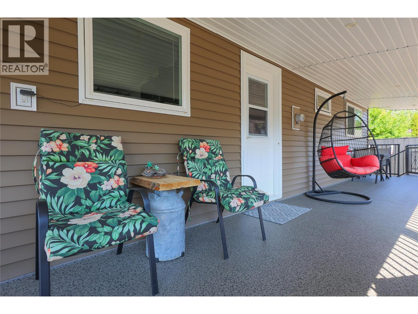 430 3RD Avenue, Trail