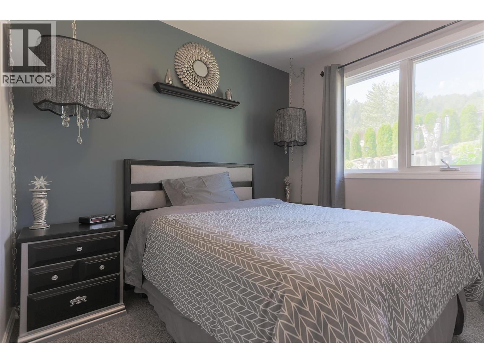 430 3RD Avenue, Trail