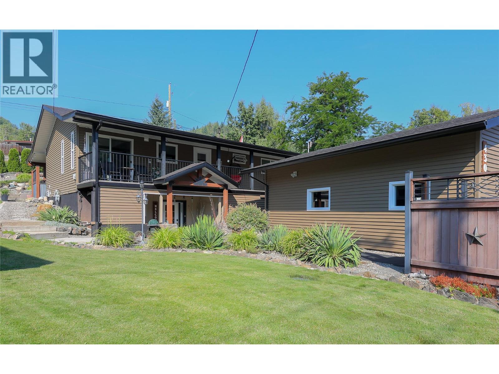 430 3RD Avenue, Trail