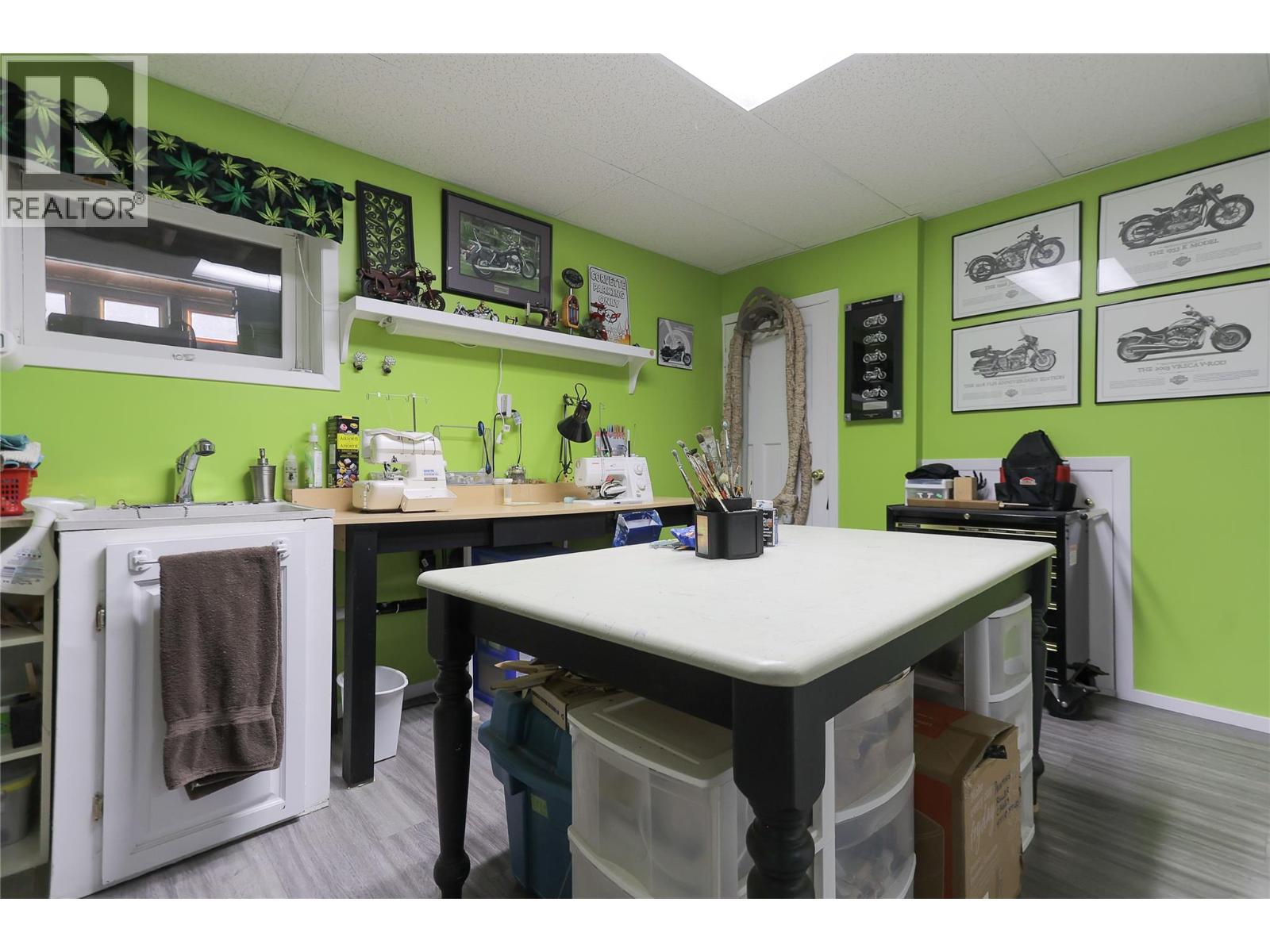 430 3RD Avenue, Trail