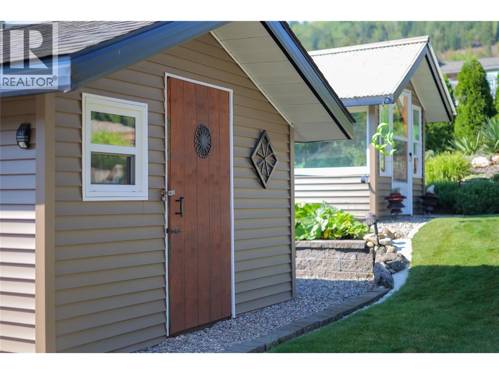 430 3RD Avenue, Trail