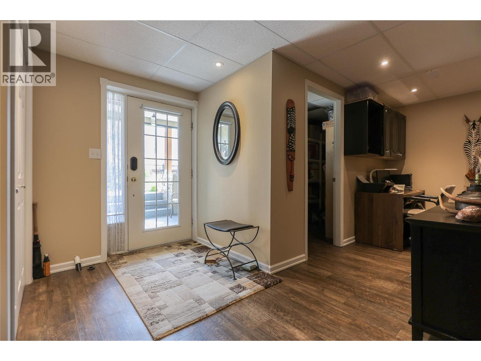 430 3RD Avenue, Trail