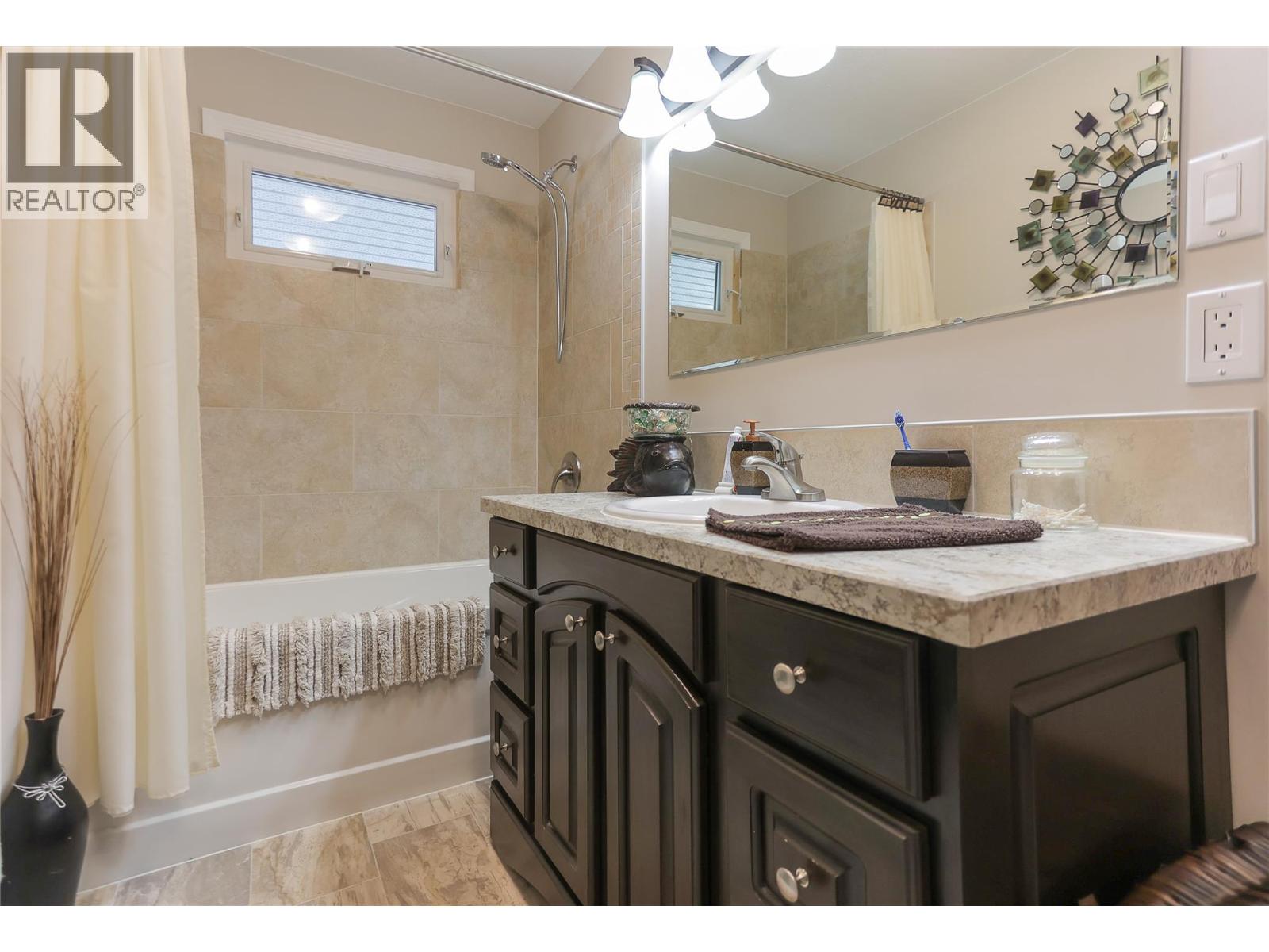 430 3RD Avenue, Trail