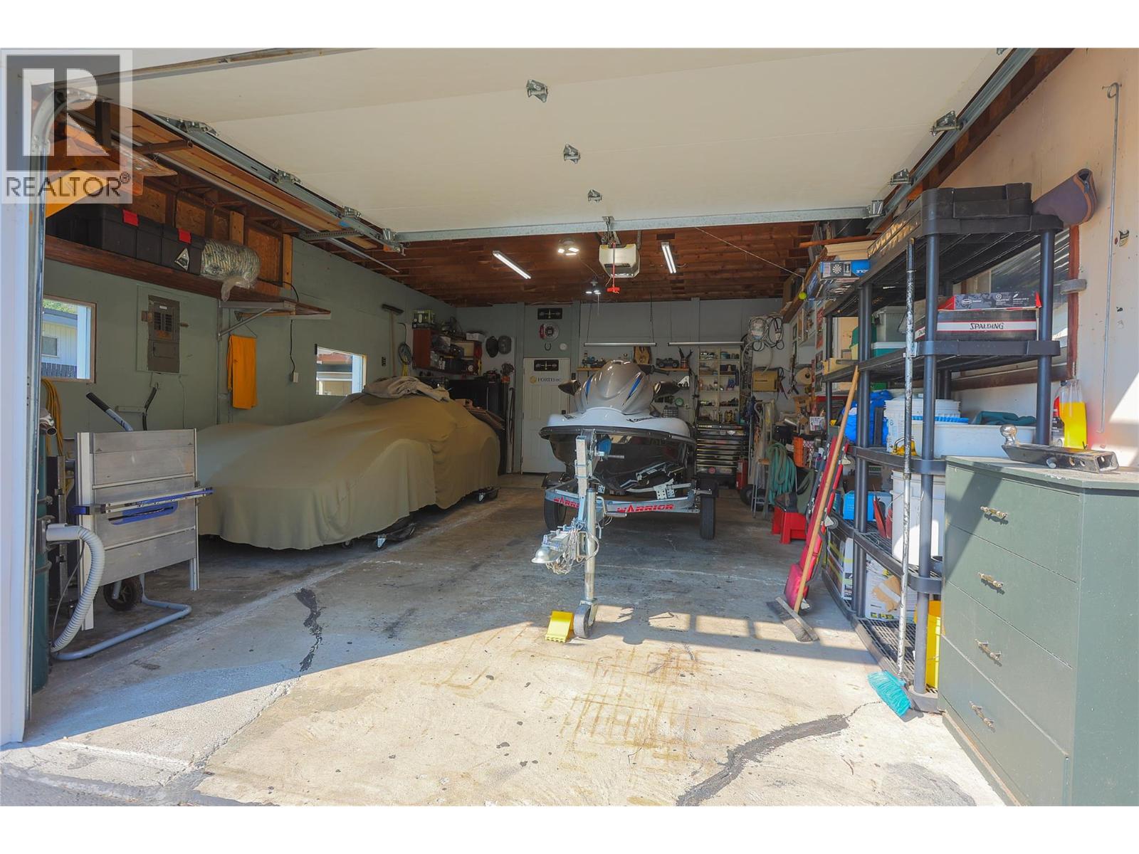 430 3RD Avenue, Trail