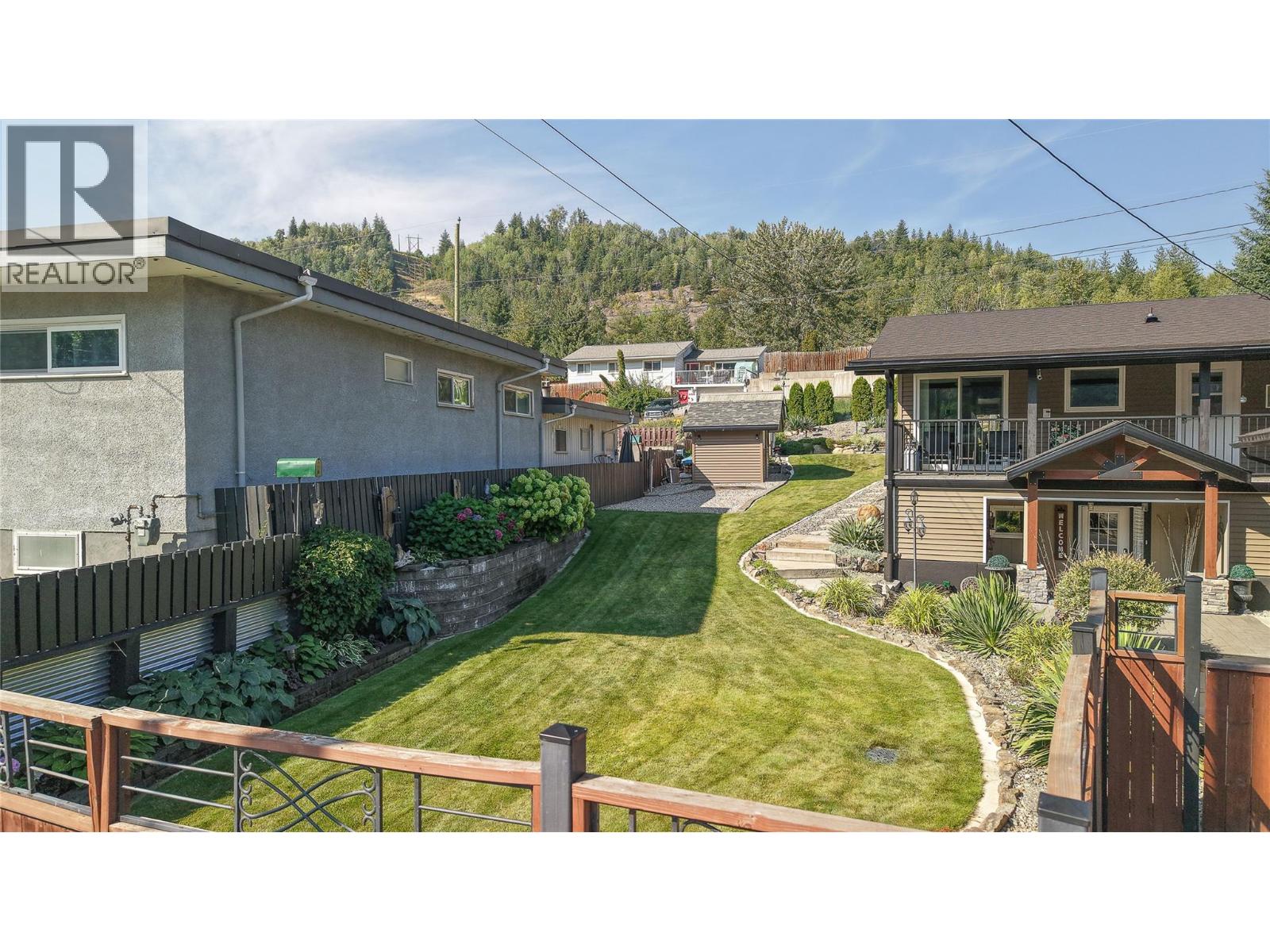 430 3RD Avenue, Trail