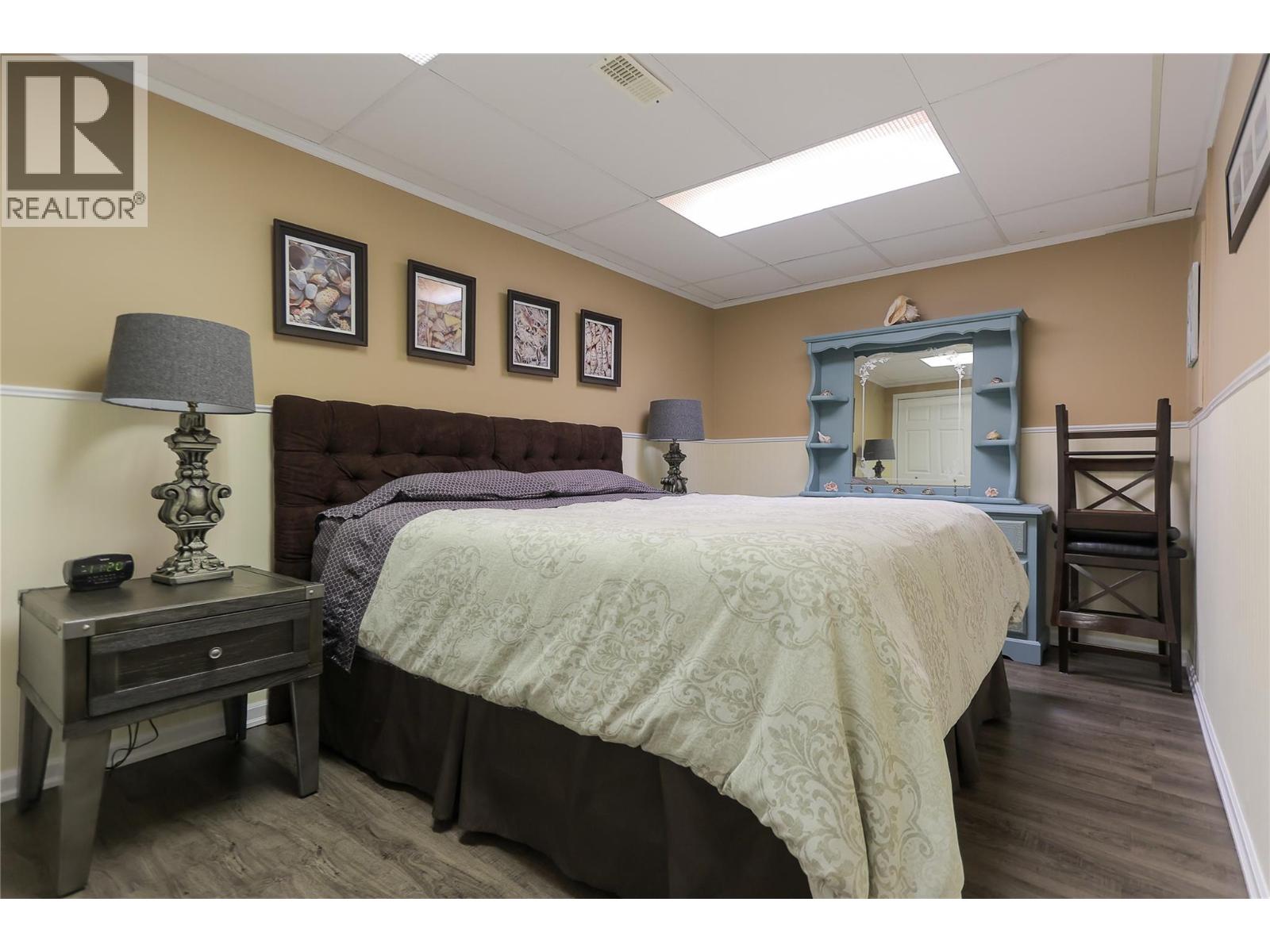 430 3RD Avenue, Trail