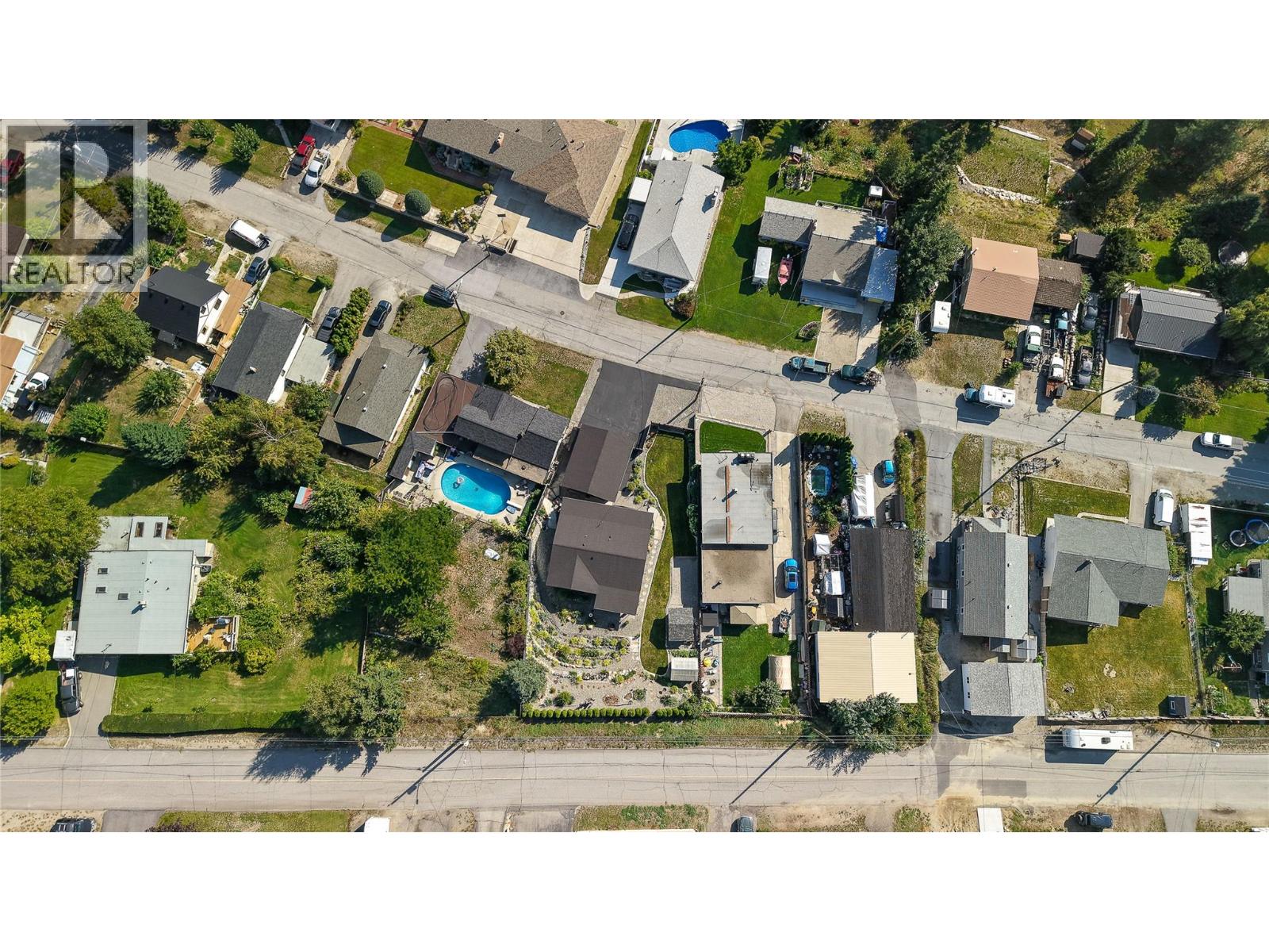 430 3RD Avenue, Trail